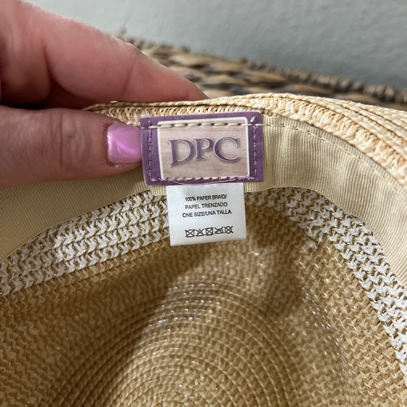 Stylish Tan and White Straw Beach/Pool Hat - Picture 5 of 6